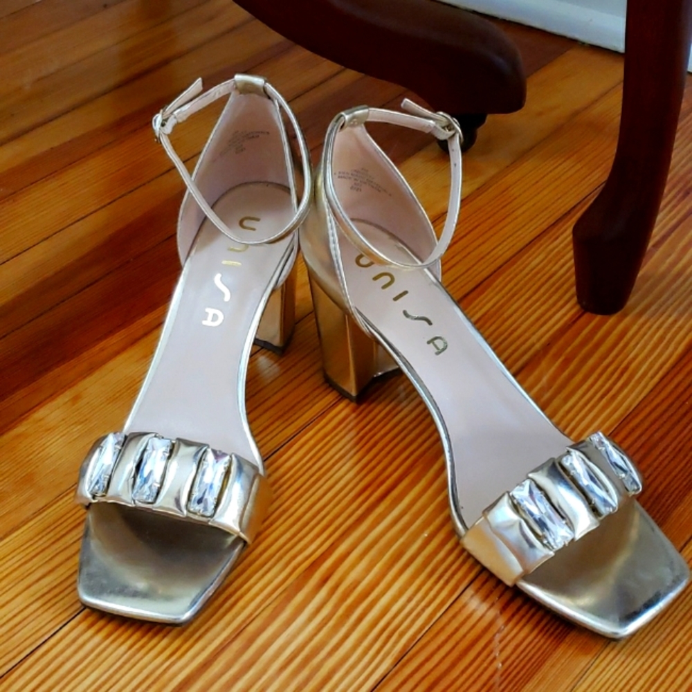Unisa Gold tone heels